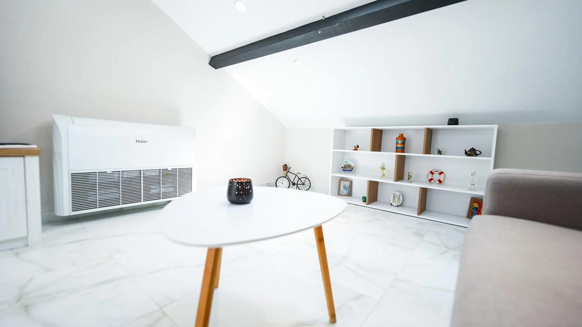City Center Hideout - Studio Apartment Tiran