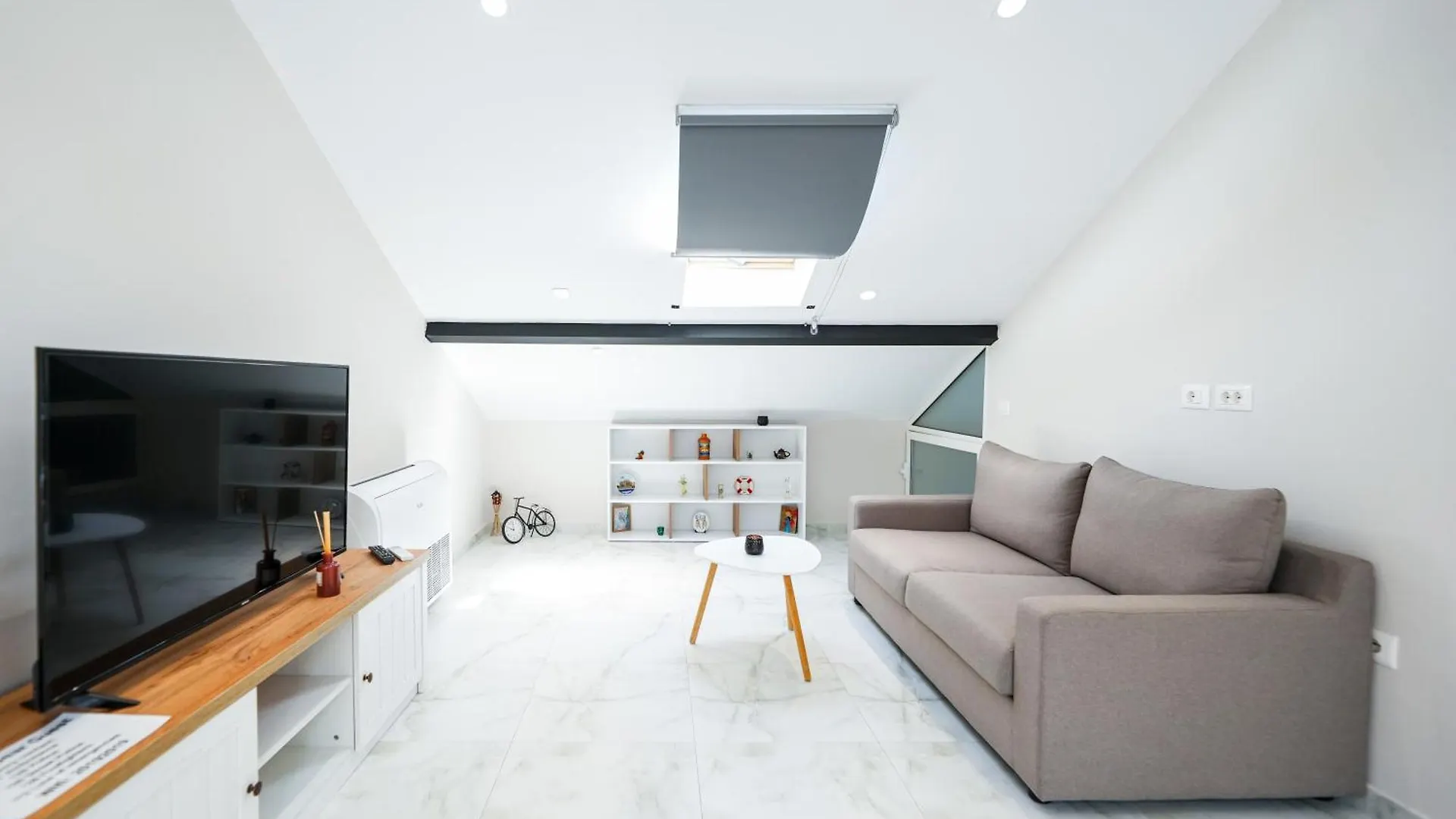 City Center Hideout - Studio Apartment Tiran